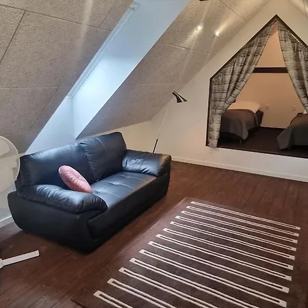 Taet Pa Adal Apartment
